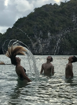 Vietnam - Hairdip Halongbay-Vietnam