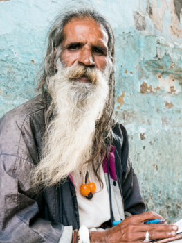 India - Indiase man op straat