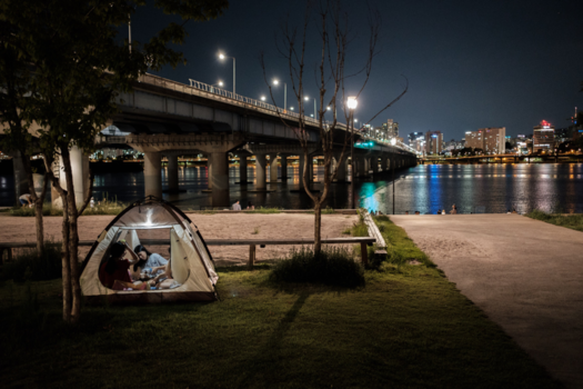 Seoul - Picnic by the river