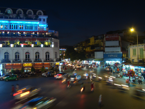 Vietnam - Hectiek op de kruising....... of niet?