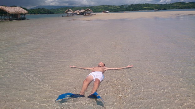 Filipijnen - Een 'vanihing island'midden in de Filipijnse zeeën.