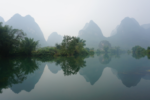 Yangshuo - Mirroring Yulong river