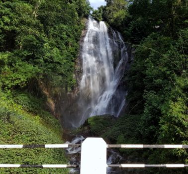 Adam's Peak - waterval onderweg naar Adams peak