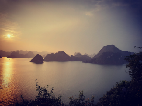 Vietnam - (Ha)Longing (bay) back