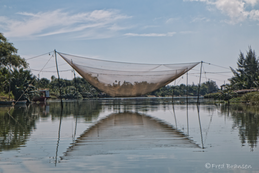 Vietnam - Visnetten klaar voor de vangst