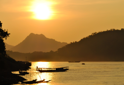 Inle Lake - De Mekong in het laatste avondlicht