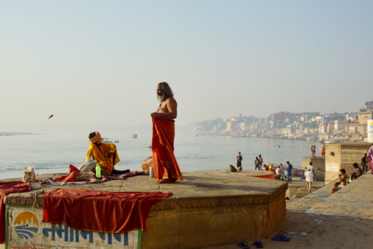 Varanasi - Klaar voor een duik in de heiligste rivier ter wereld