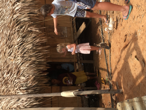 Maleisië - Gedag zeggen bij lokale bevolking