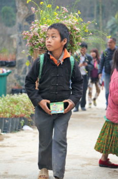 Vietnam - Bloemen mee uit school