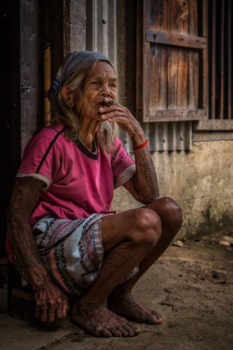 Ifugao - Vrouw van de Butbut stam met traditionele tattoos