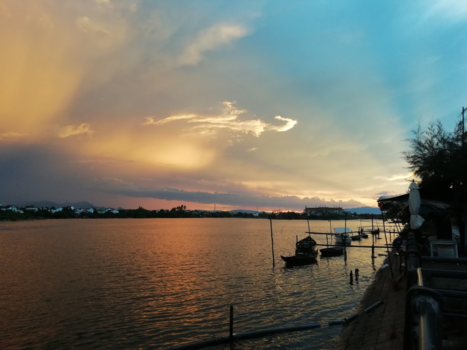 Hoi An - Zonsondergang aan het water