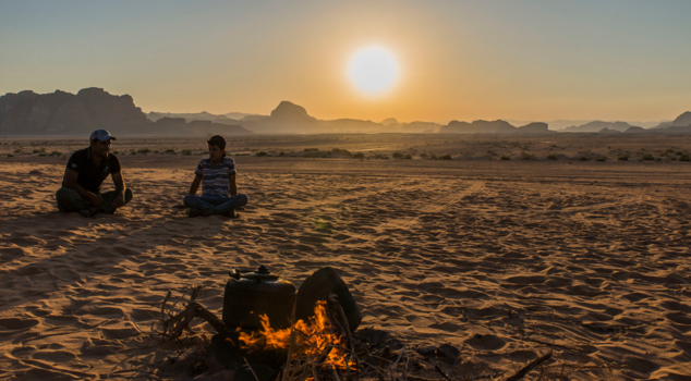 Wadi Rum - Kamvuur bij zonsondergang