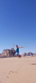 Jordanië - Vreugde sprong in wadi rum woestijn jordanie
