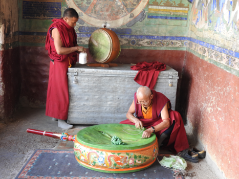 India - Mindful handarbeid in een Monastery uit de 15e eeuw, Ladak India