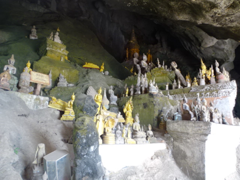 Laos - Pak Ou grotten