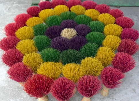 Vietnam - Handgemaaktewierrookstokjes