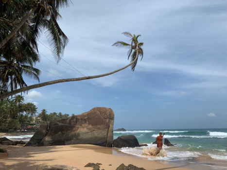Sri Lanka - Dansen aan zee op Wijaya Beach