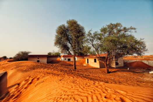 Dubai - Opgeslokte huizen