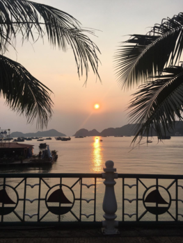 Vietnam - Zonsondergang in Cat Ba