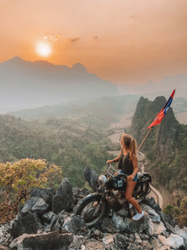 Vang Vieng - On top of the world 🌏🧡