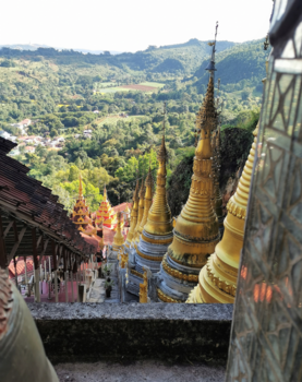 Myanmar - Pindaya - cave met duizenden Buddha beelden
