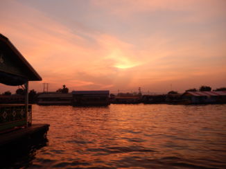 Thailand - De avond valt in Kanchanaburi