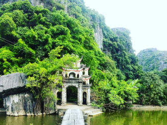 Vietnam - Bich Dong Pagoda