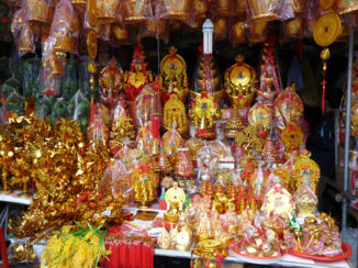 Vietnam - Kraam met offergaven