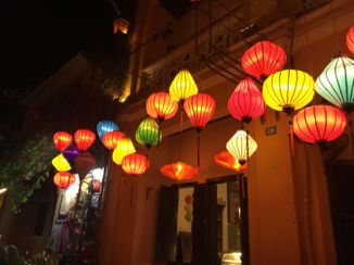 Vietnam - Lampionnetjes in Hanoi