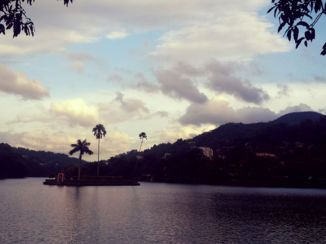 Kandy - Kandy lake