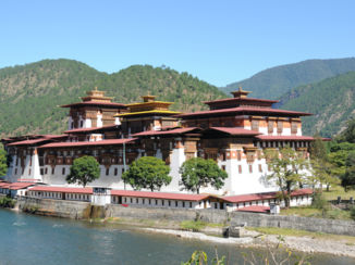 Bhutan - Indrukwekkende en schitterende dzongs