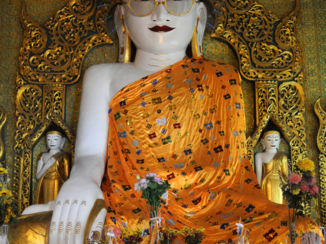 Myanmar - Eén van de vele Boeddha's"the spectical Buddha