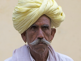 India - Kleurrijke local
