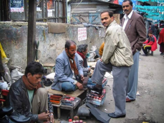 India - The shoeshine boy