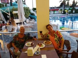 Turkije - Eten aan het zwembad bij het hotel