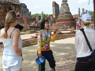 Ayutthaya - Super gids die heel veel informatie wist te vertellen over de tempels.
