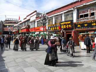 Tibet - Biddende vrouwtjes