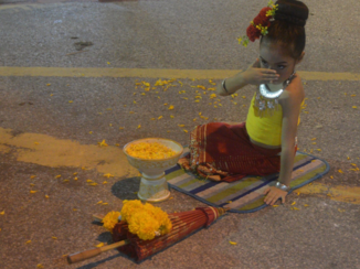 Rondreis Noord-Thailand - Het dansende markt meisje
