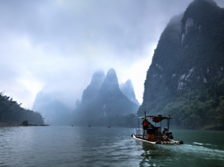 Guilin - Afdalen van de mistige Li rivier