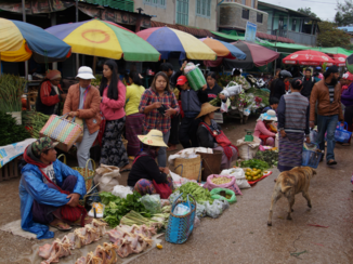 Kalaw - Chaos van marktkraampjes