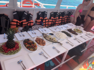 Filipijnen - Expeditie - Lunch!