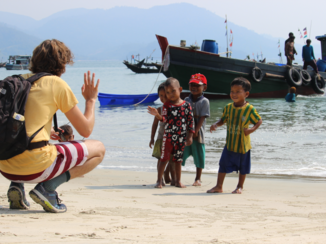 Myanmar - Spelende visser's kinderen in Dawei (Zuid Myanmar)
